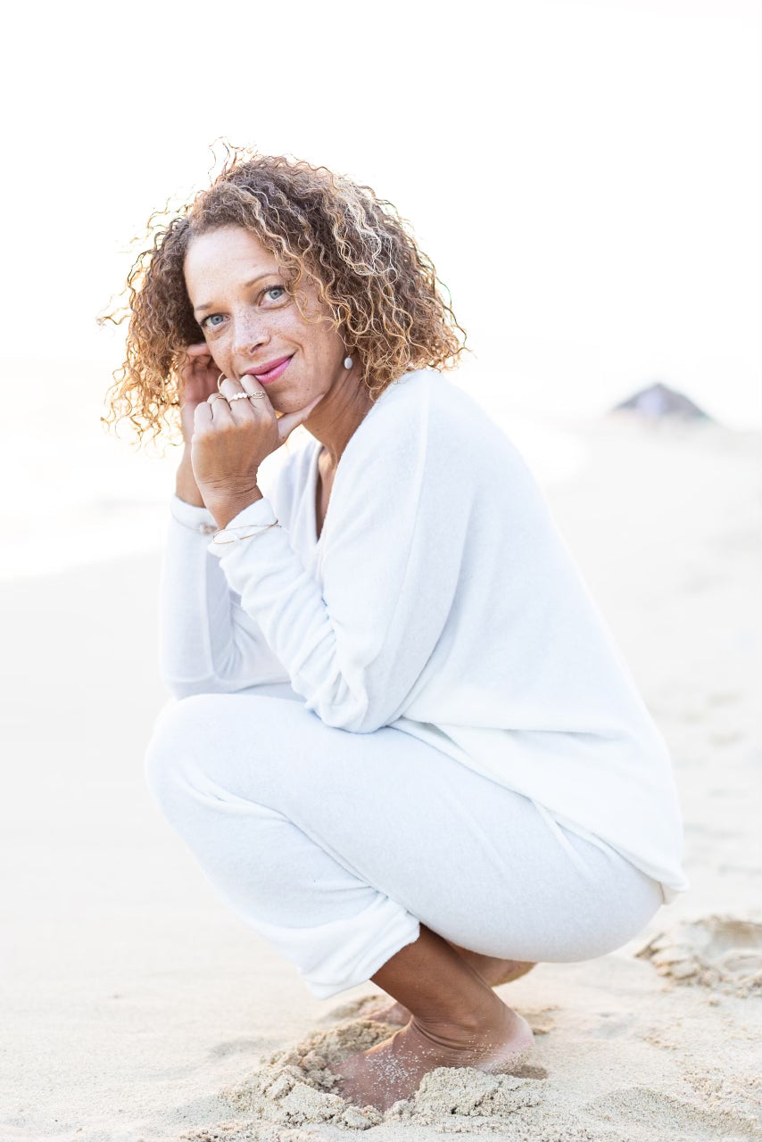 Lani V-Neck - White