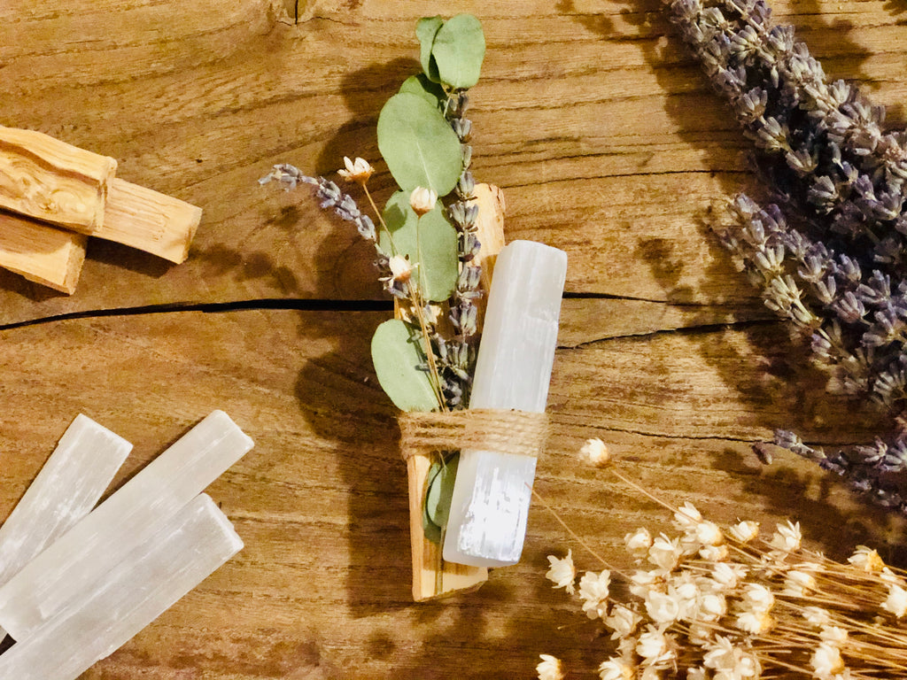 Palo Santo, Lavender, Eucalyptus, and Selenite Smudge Kit