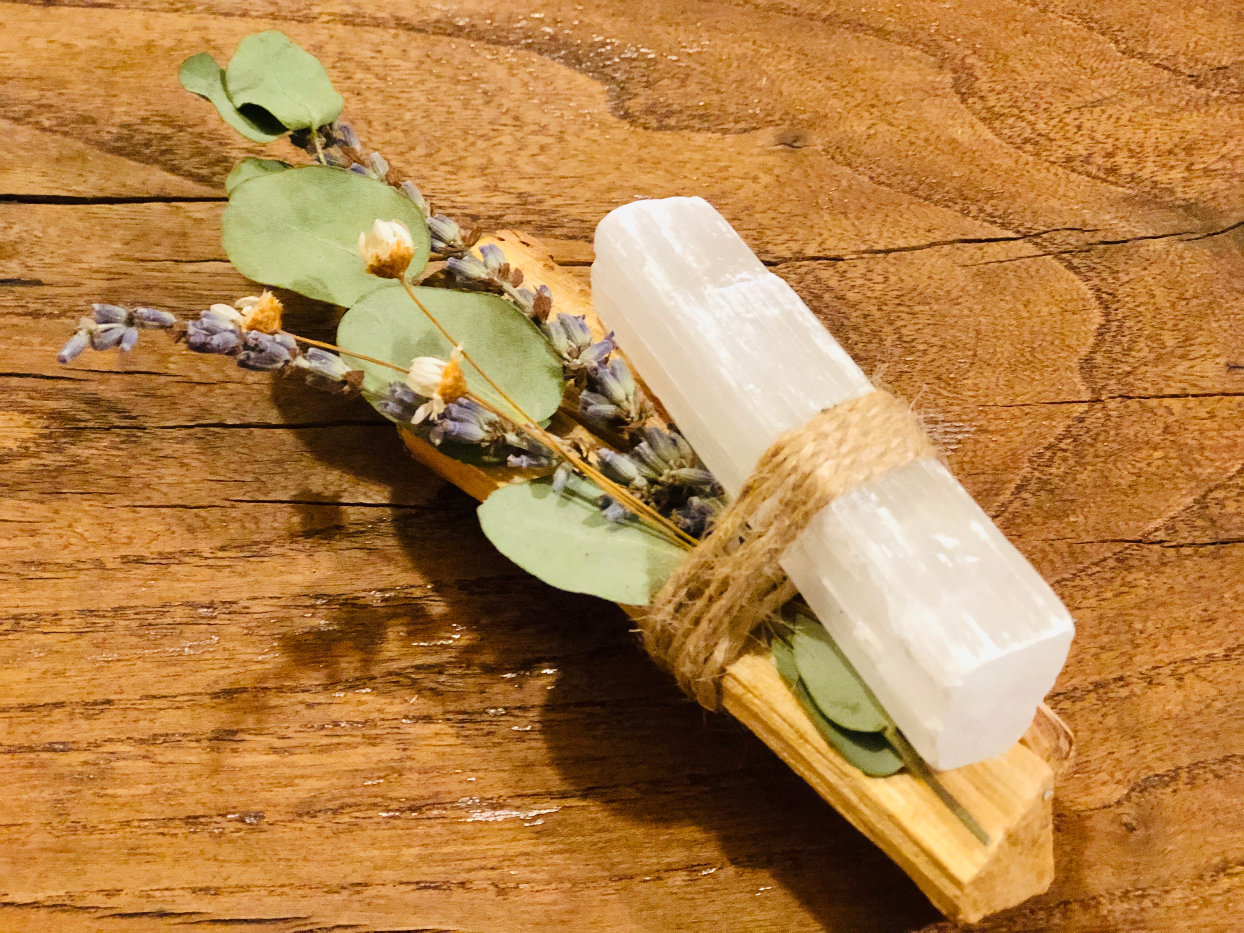 7 Palo Santo Sticks & 2 White Sage Bundles With Lavender Eucalyptus – Purple Sinuata Smudge Set