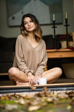 Lani V-Neck - Sandy Beaches